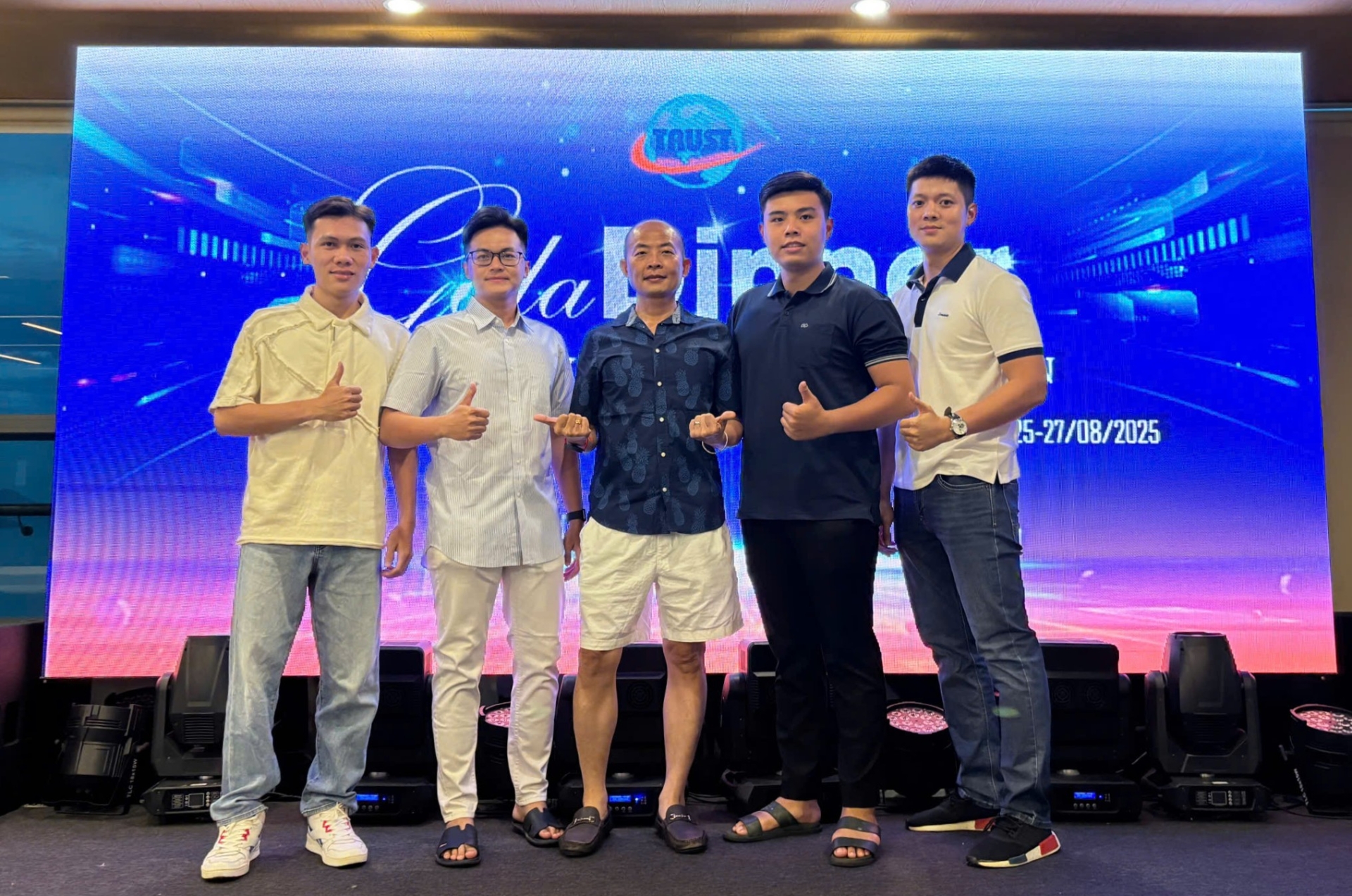 DU LỊCH NHA TRANG 2025